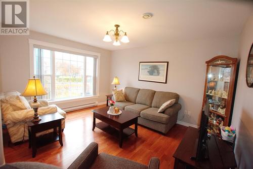 17 Bishop'S Road, Bay Robert'S, NL - Indoor Photo Showing Living Room