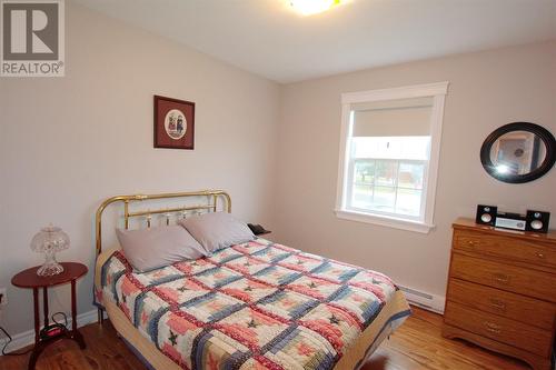 17 Bishop'S Road, Bay Robert'S, NL - Indoor Photo Showing Bedroom