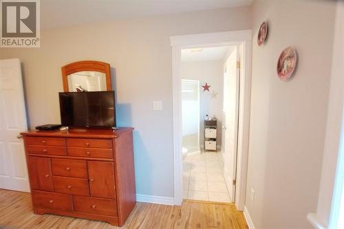 17 Bishop'S Road, Bay Robert'S, NL - Indoor Photo Showing Other Room
