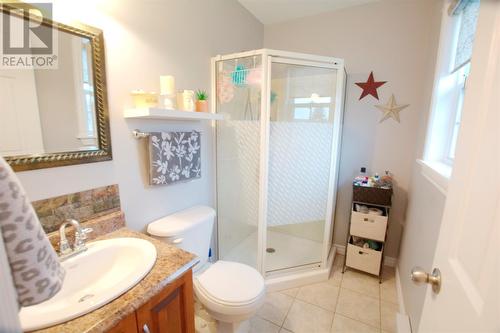 17 Bishop'S Road, Bay Robert'S, NL - Indoor Photo Showing Bathroom