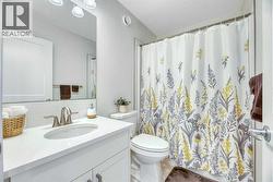 Four-Piece Bathroom - Upper Level - 