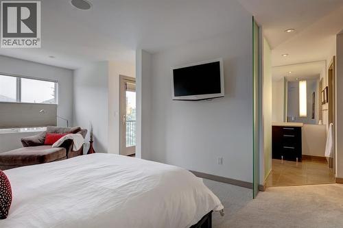 primary bedroom - 416 Aspen Meadows Hill Sw, Calgary, AB - Indoor Photo Showing Bedroom