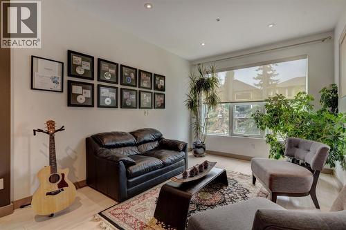 sitting room - 416 Aspen Meadows Hill Sw, Calgary, AB - Indoor Photo Showing Living Room