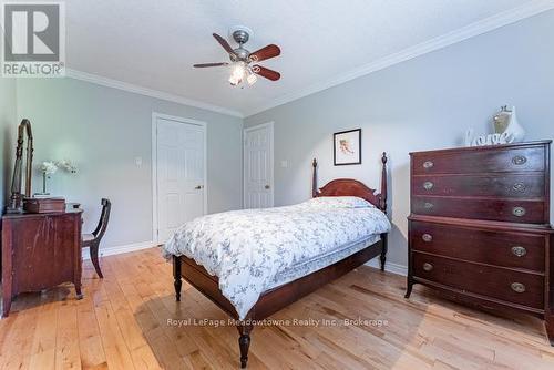 518 Grand Ridge Drive, Cambridge, ON - Indoor Photo Showing Bedroom