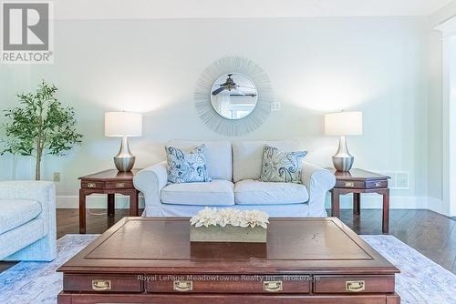 518 Grand Ridge Drive, Cambridge, ON - Indoor Photo Showing Living Room