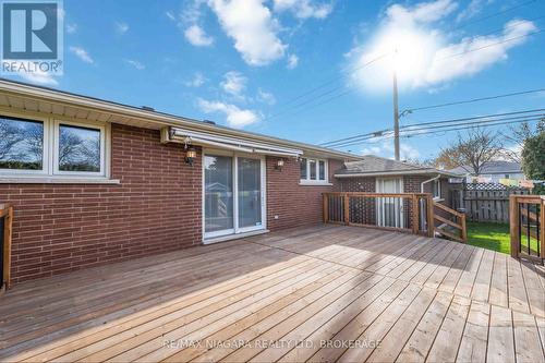 2921 Gail Avenue, Niagara Falls (Church'S Lane), ON - Outdoor With Deck Patio Veranda With Exterior