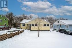 27 Chittick Avenue  Dartmouth, NS B2Y 3J7