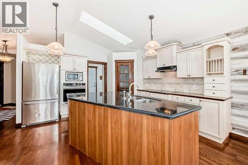 5647 55 Avenuecrescent, Innisfail, AB - Indoor Photo Showing Kitchen With Stainless Steel Kitchen