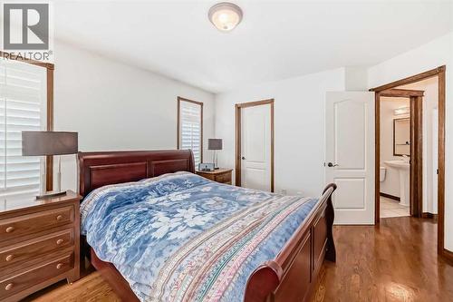 5647 55 Avenuecrescent, Innisfail, AB - Indoor Photo Showing Bedroom