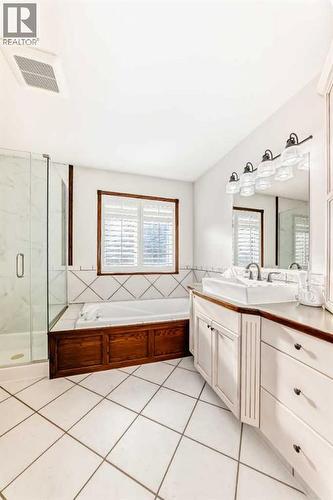 5647 55 Avenuecrescent, Innisfail, AB - Indoor Photo Showing Bathroom