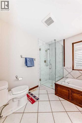 5647 55 Avenuecrescent, Innisfail, AB - Indoor Photo Showing Bathroom