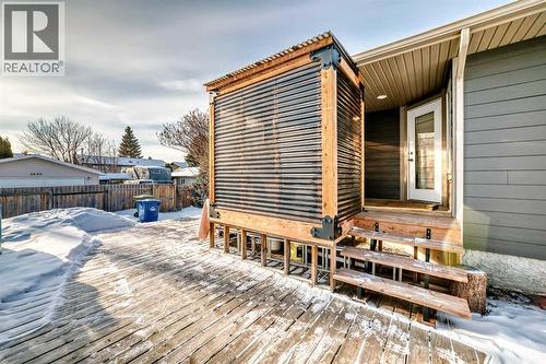 5647 55 Avenuecrescent, Innisfail, AB - Outdoor With Deck Patio Veranda