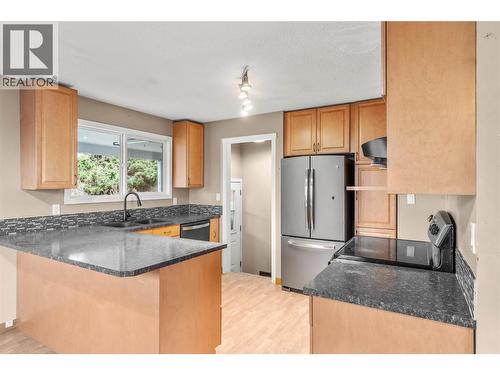 1253 Highridge Drive, Kamloops, BC - Indoor Photo Showing Kitchen