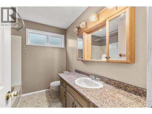 1253 Highridge Drive, Kamloops, BC - Indoor Photo Showing Bathroom