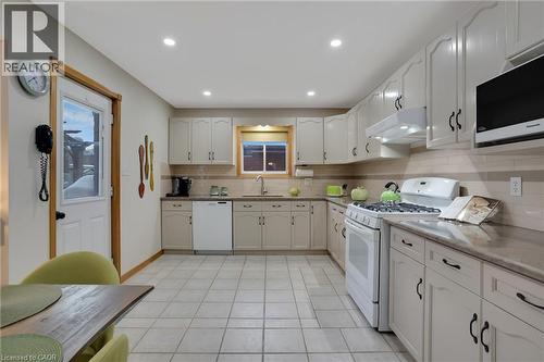 35 Southview Crescent, Cambridge, ON - Indoor Photo Showing Kitchen