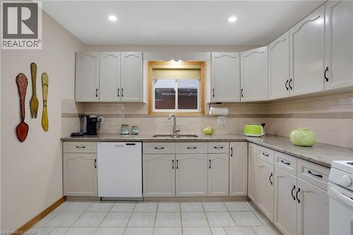 35 Southview Crescent, Cambridge, ON - Indoor Photo Showing Kitchen With Double Sink