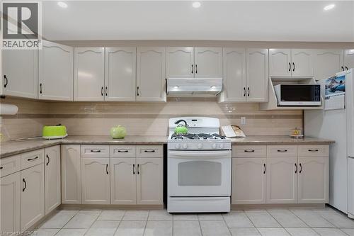 35 Southview Crescent, Cambridge, ON - Indoor Photo Showing Kitchen