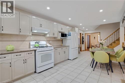 35 Southview Crescent, Cambridge, ON - Indoor Photo Showing Kitchen