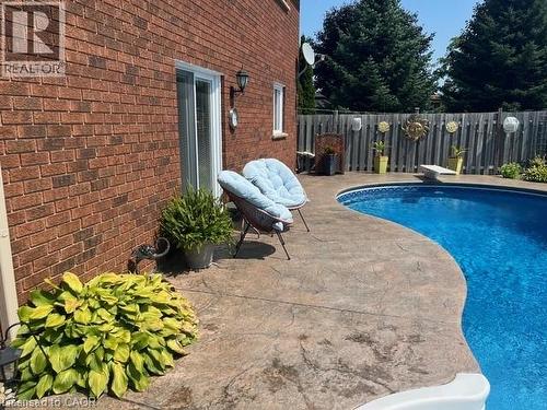 35 Southview Crescent, Cambridge, ON - Outdoor With In Ground Pool