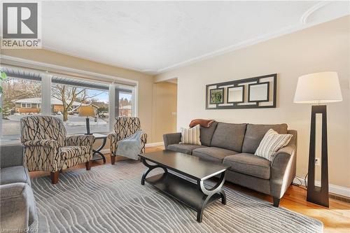 39 Sunset Drive, Simcoe, ON - Indoor Photo Showing Living Room