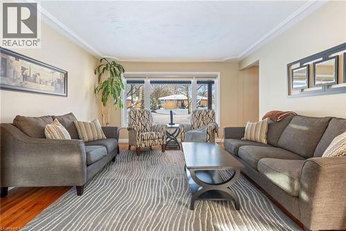 39 Sunset Drive, Simcoe, ON - Indoor Photo Showing Living Room