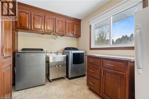 39 Sunset Drive, Simcoe, ON - Indoor Photo Showing Laundry Room