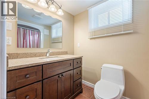 39 Sunset Drive, Simcoe, ON - Indoor Photo Showing Bathroom