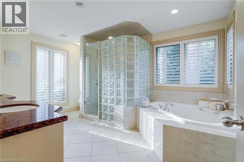 34 Harrington Place, Ancaster, ON - Indoor Photo Showing Bathroom