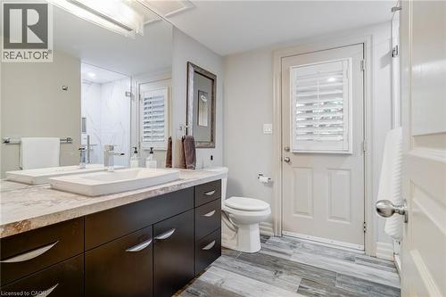 34 Harrington Place, Ancaster, ON - Indoor Photo Showing Bathroom