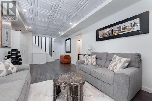 87 Dunlop Street, Orillia, ON - Indoor Photo Showing Living Room