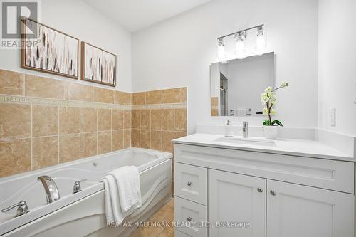 4A Holborne Avenue, Toronto, ON - Indoor Photo Showing Bathroom