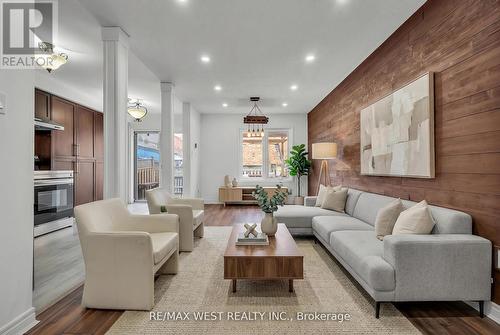3865 Allcroft Road, Mississauga, ON - Indoor Photo Showing Living Room