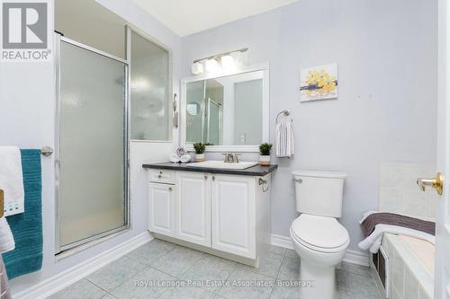 76 River Drive, Halton Hills, ON - Indoor Photo Showing Bathroom