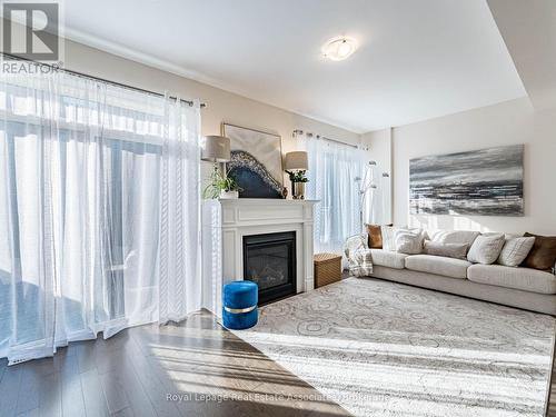 18 Heming Trail, Hamilton, ON - Indoor Photo Showing Living Room With Fireplace