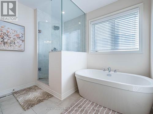 18 Heming Trail, Hamilton, ON - Indoor Photo Showing Bathroom