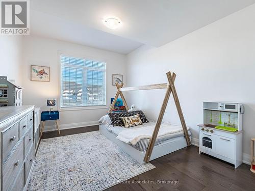 18 Heming Trail, Hamilton, ON - Indoor Photo Showing Bedroom