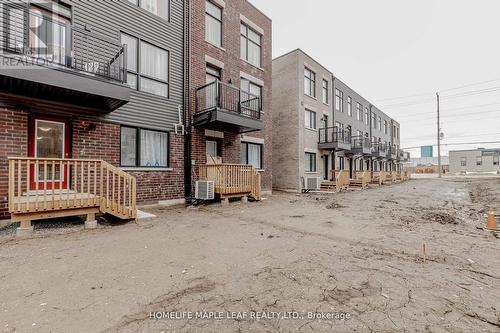 15 Bateson Street, Ajax, ON - Outdoor