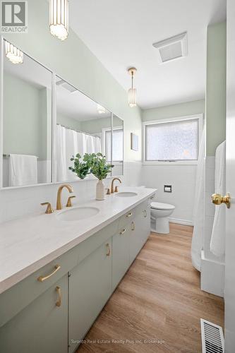 528 Greenbrook Drive, Kitchener, ON - Indoor Photo Showing Bathroom