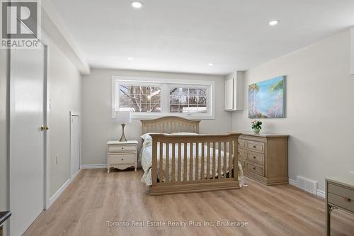 528 Greenbrook Drive, Kitchener, ON - Indoor Photo Showing Bedroom