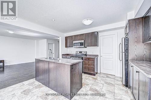 6 Castlebay Street, Kitchener, ON - Indoor Photo Showing Kitchen With Upgraded Kitchen