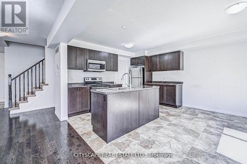 6 Castlebay Street, Kitchener, ON - Indoor Photo Showing Kitchen