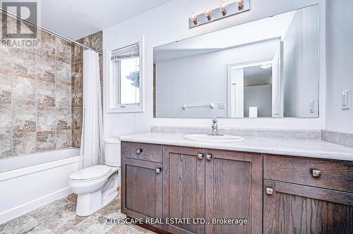6 Castlebay Street, Kitchener, ON - Indoor Photo Showing Bathroom