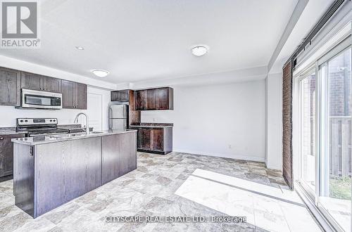 6 Castlebay Street, Kitchener, ON - Indoor Photo Showing Kitchen