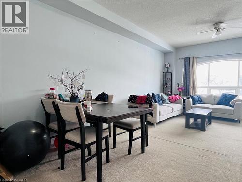 5053 Bidwell Common, Burlington, ON - Indoor Photo Showing Living Room