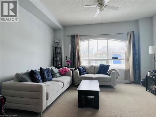 5053 Bidwell Common, Burlington, ON - Indoor Photo Showing Living Room