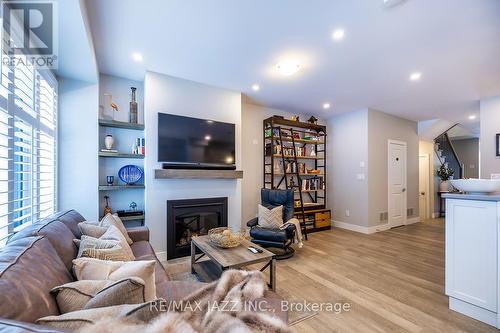 78 Shand Lane, Scugog (Port Perry), ON - Indoor Photo Showing Living Room With Fireplace