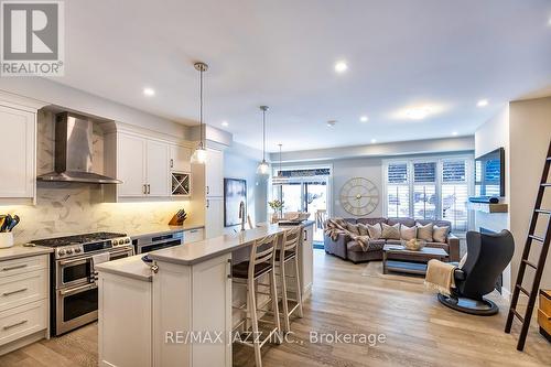 78 Shand Lane, Scugog (Port Perry), ON - Indoor Photo Showing Kitchen With Upgraded Kitchen