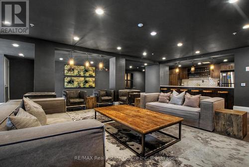 505 - 53 Arthur Street S, Guelph (St. Patrick'S Ward), ON - Indoor Photo Showing Living Room