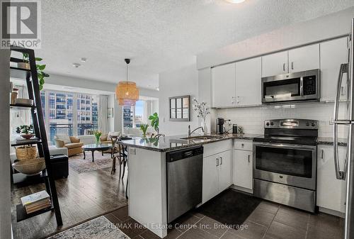 505 - 53 Arthur Street S, Guelph (St. Patrick'S Ward), ON - Indoor Photo Showing Kitchen With Upgraded Kitchen