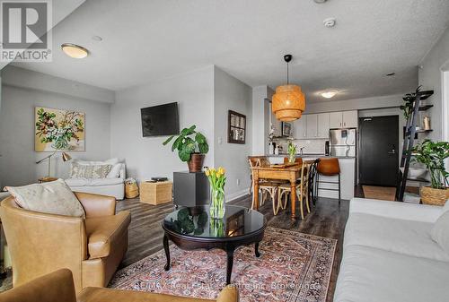 505 - 53 Arthur Street S, Guelph (St. Patrick'S Ward), ON - Indoor Photo Showing Living Room